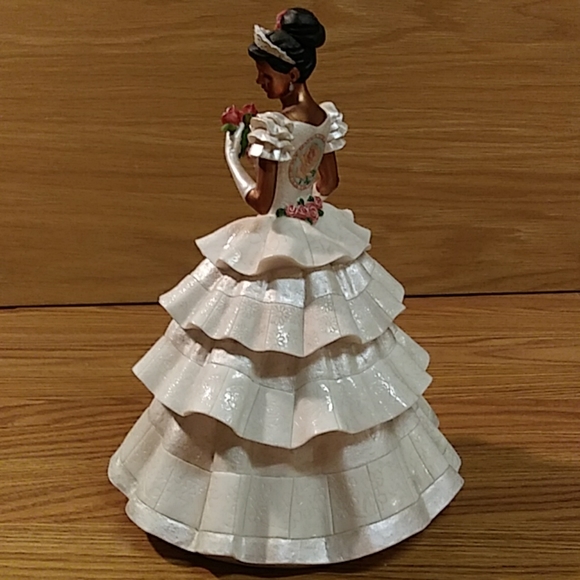 Quinceanera 2004 enesco group figurine 11.5in tall - Picture 4 of 8